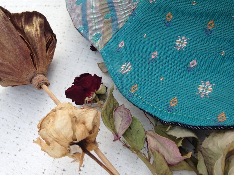 【Qucky】北欧命运三女神—Skuld／硬挺伞状花朵帽 - 帽子 - 其他材质 卡其色