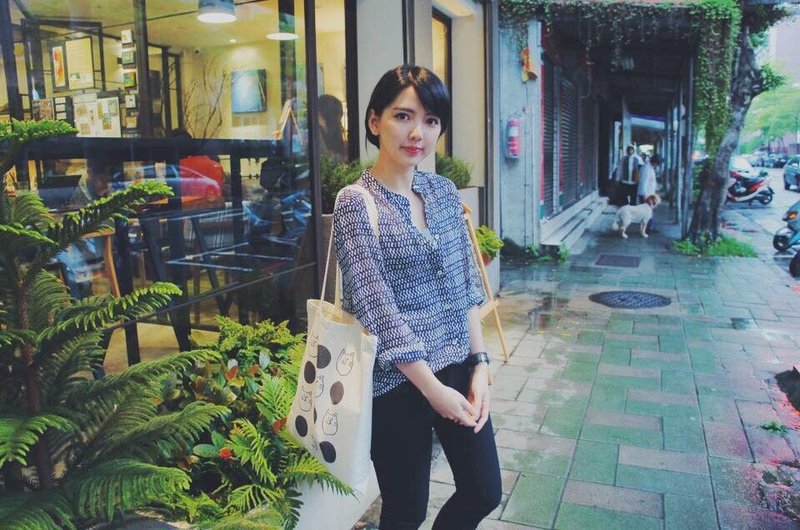 猫咪キティの珍珠奶茶-手描きの布包 - 侧背包/斜挎包 - 其他材质 