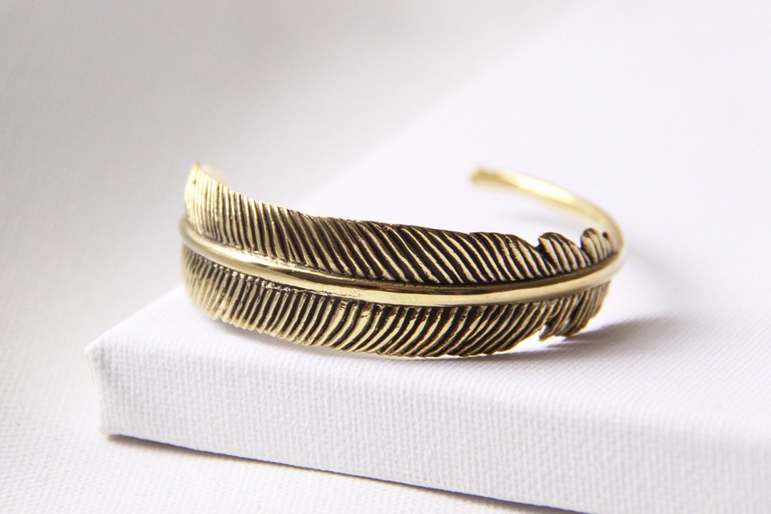 Feather bracelets by linen. - 手链/手环 - 其他金属 