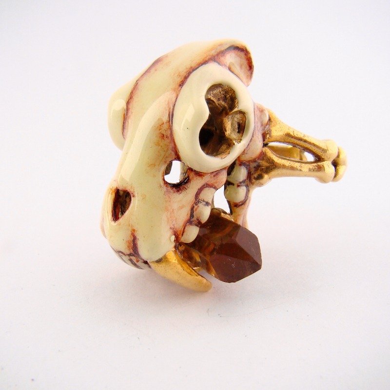 Realistic Saber tooth skull ring with smoky quartz stone and oxidized antique color - 戒指 - 其他金属 
