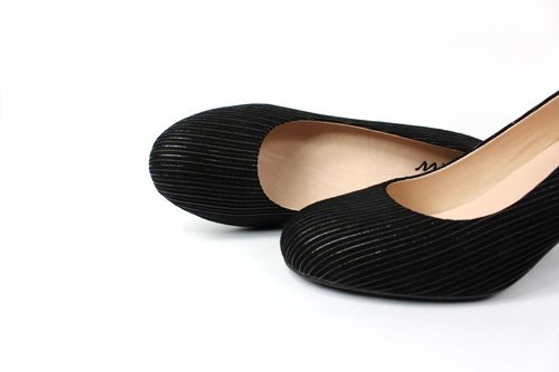 优雅黑色直线高跟鞋(目前现有尺寸为38#) - 女款休闲鞋 - 真皮 黑色