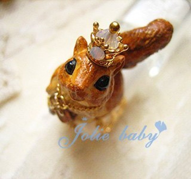 [Jolie baby]摄の旅者---皇冠松鼠相机榛果镶钻雕花戒 - 戒指 - 其他材质 