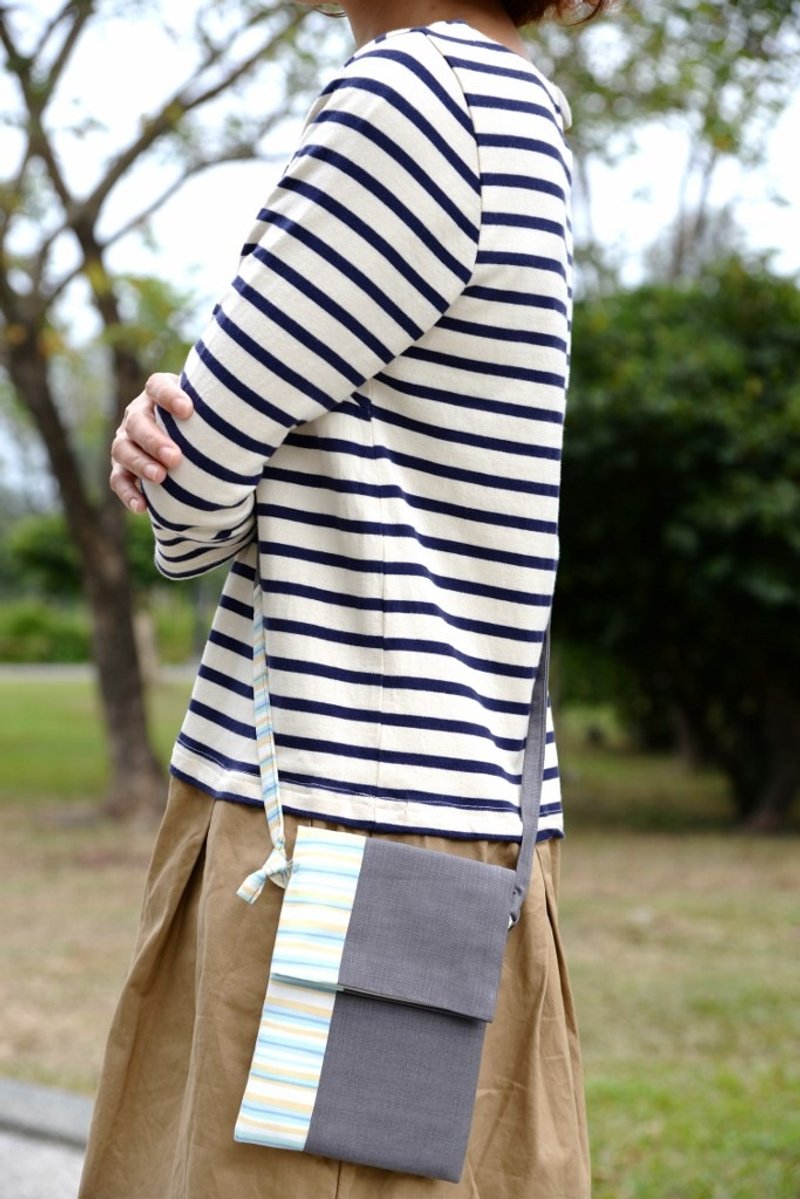 手感小小斜背包 - 灰灰与条纹 - 侧背包/斜挎包 - 其他材质 灰色