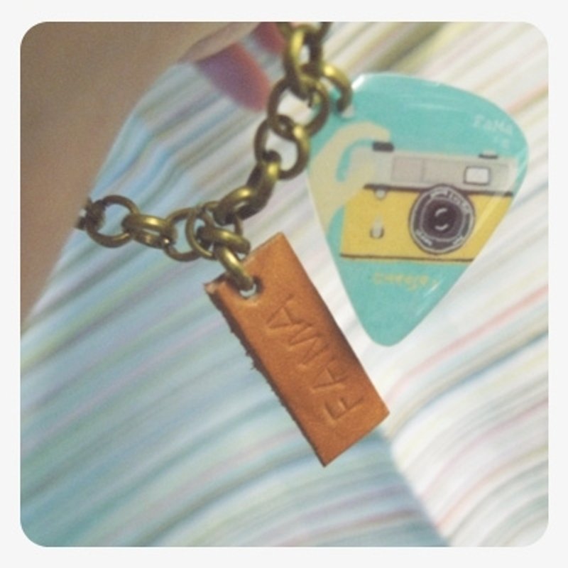 FaMa·s Pick吉他弹片-限定手链+真皮吊饰 - 手链/手环 - 其他金属 多色