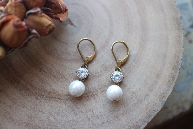 复古优雅~母贝/锆石/黄铜 耳环 - 耳环/耳夹 - 其他金属 