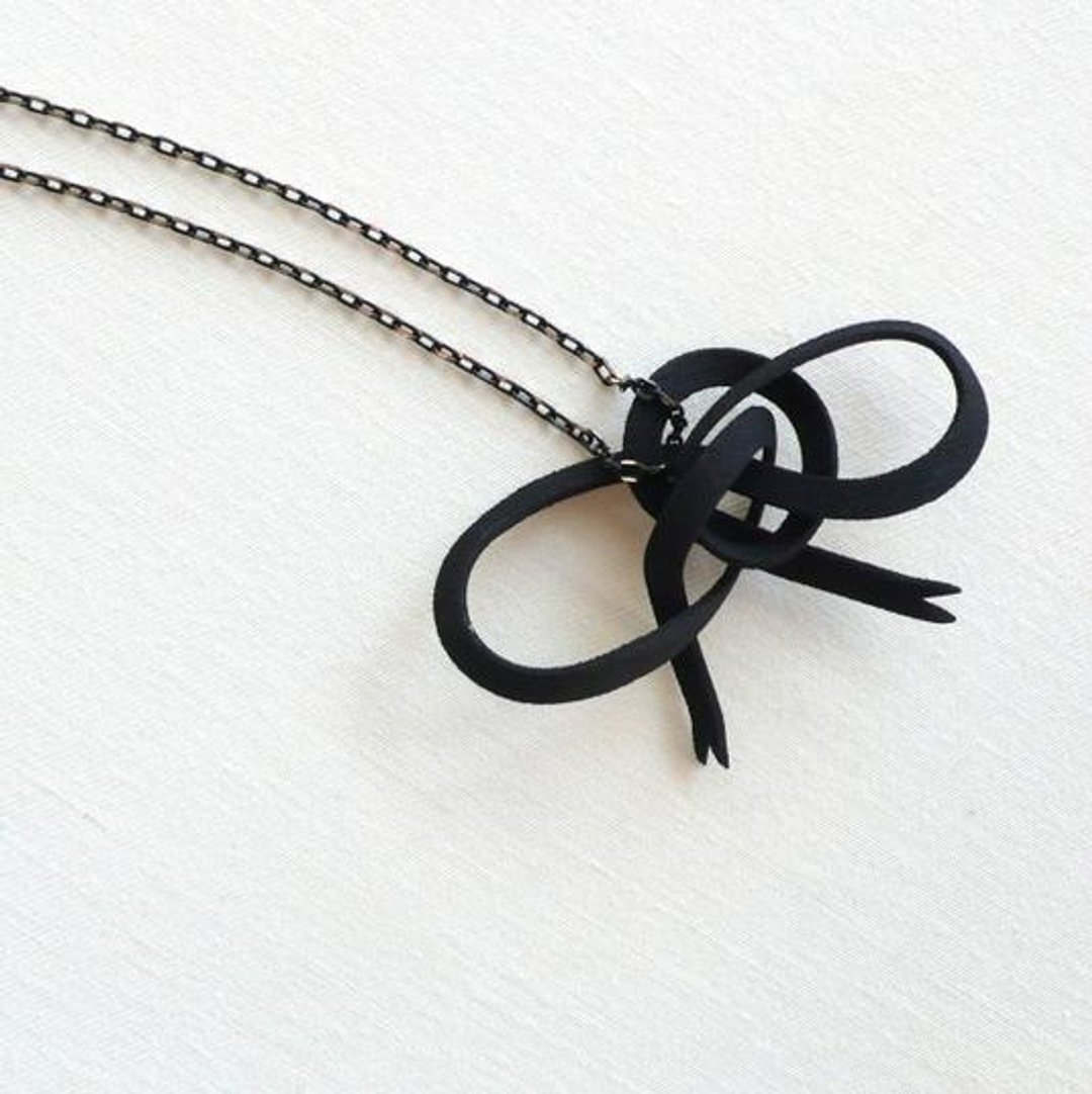 RIBBON Black項鍊 - 项链 - 塑料 黑色