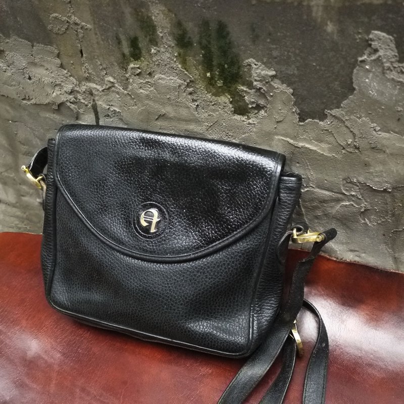 夕卡ShiKa// EUGENE FORAIN 意大利制 黑色牛皮经典侧背包 {A1-170} - 侧背包/斜挎包 - 其他材质 黑色