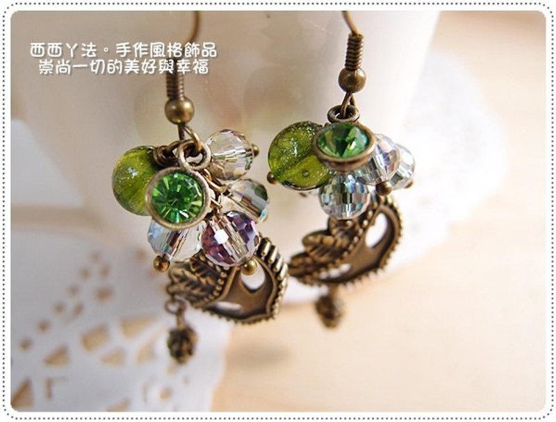 西西丫法 【  圣诞狂欢吧 x 化妆舞会 x 小松果 x 水钻 x 进口水晶 x 针式耳环 夹式耳环 】免耳洞 无痛 - 耳环/耳夹 - 其他材质 多色