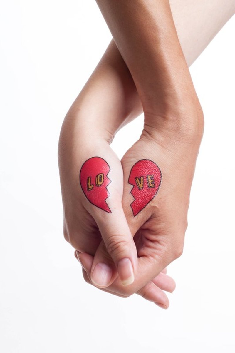 Surprise Tattoos / Love 爱 刺青 纹身贴纸 - 纹身贴 - 纸 红色