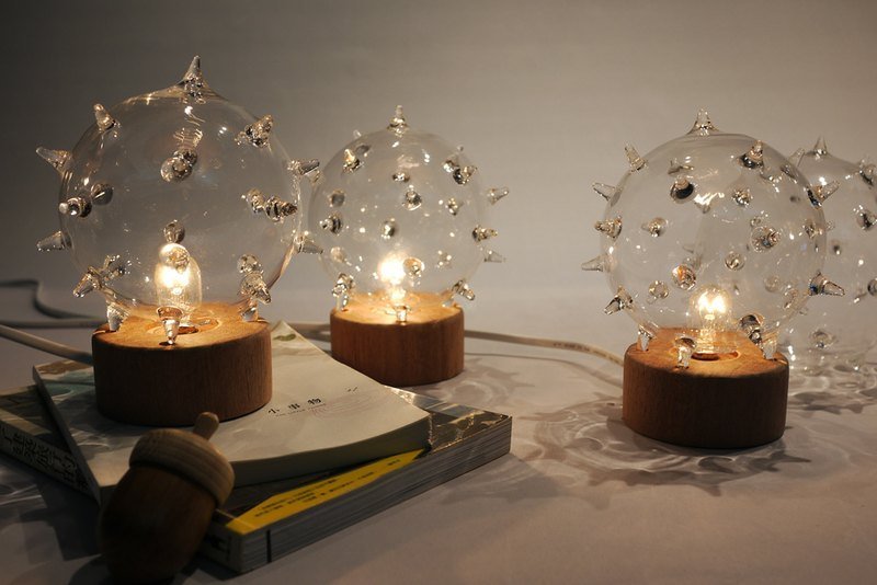 最后一组 , 刺猬玻璃不再制作 - 【创意灯饰】造型刺猬木座灯(小) / 订购加赠Hinoki护木油 ( 3ml罐装 , 可用3-4次 ) 接单限定 3个工作天 - 灯具/灯饰 - 木头 橘色