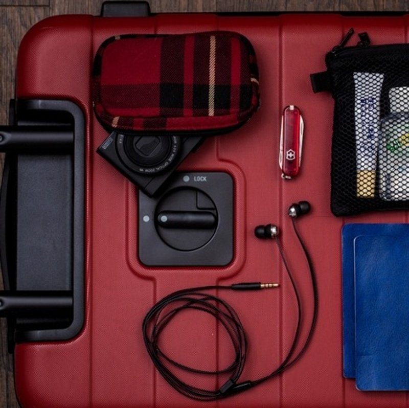 夏日好色│hoomia 好设计│【C8S】多彩生活．魔球立体声入耳式耳机（黑色） - 耳机 - 塑料 黑色