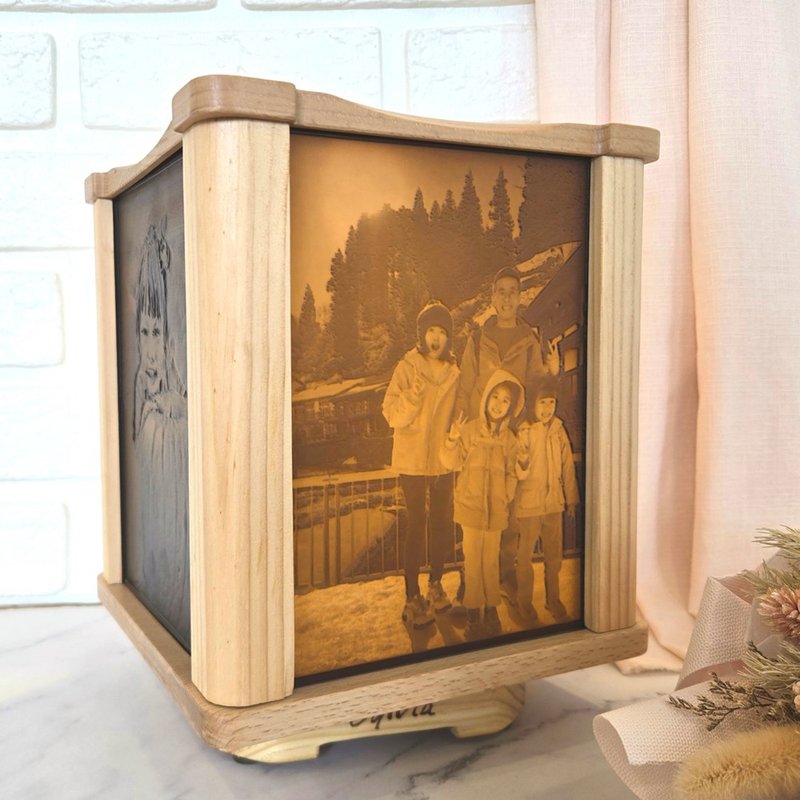 【定制相片】艺术旋转灯箱 雕刻照片 - 直式照片 - 画框/相框 - 木头 卡其色