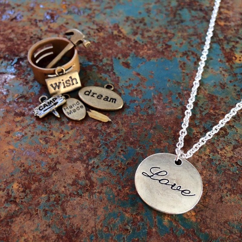 【Story Necklace 故事项链】 圆牌LOVE - 项链 - 其他金属 