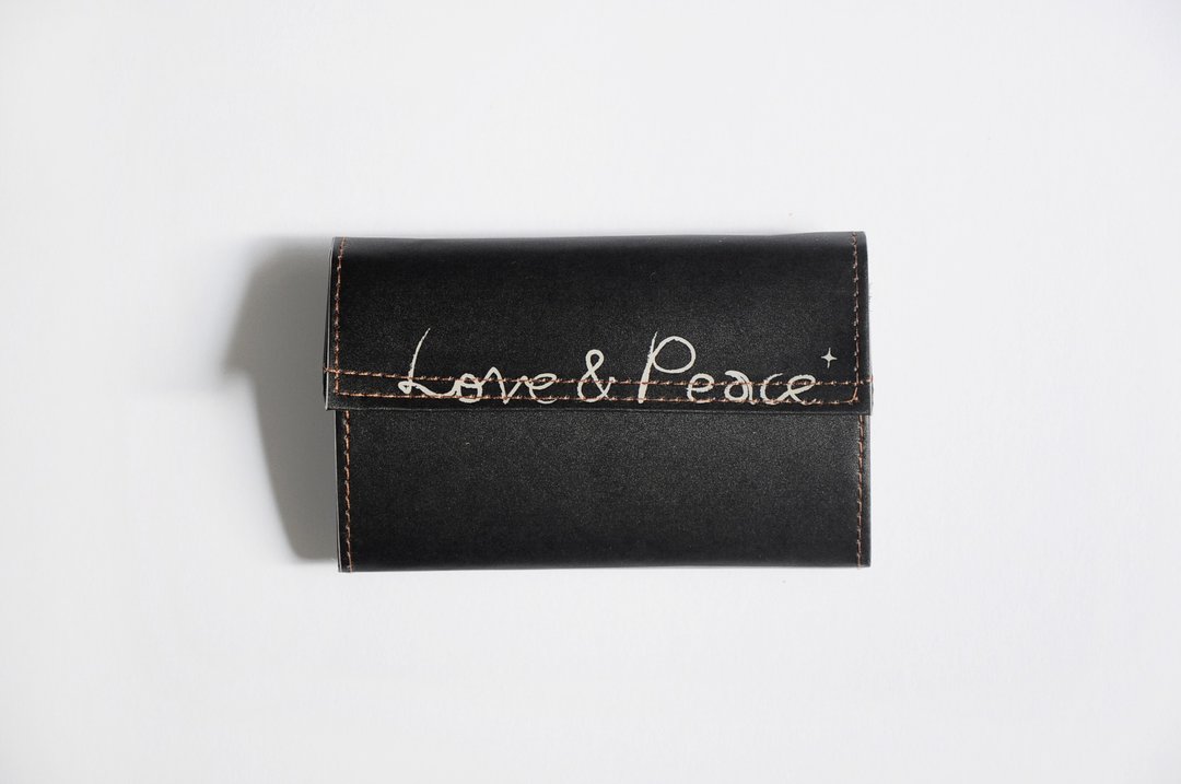 1983ER小纸包-文字系列-Love＆Peace 爱与和平 - 零钱包 - 纸 黑色