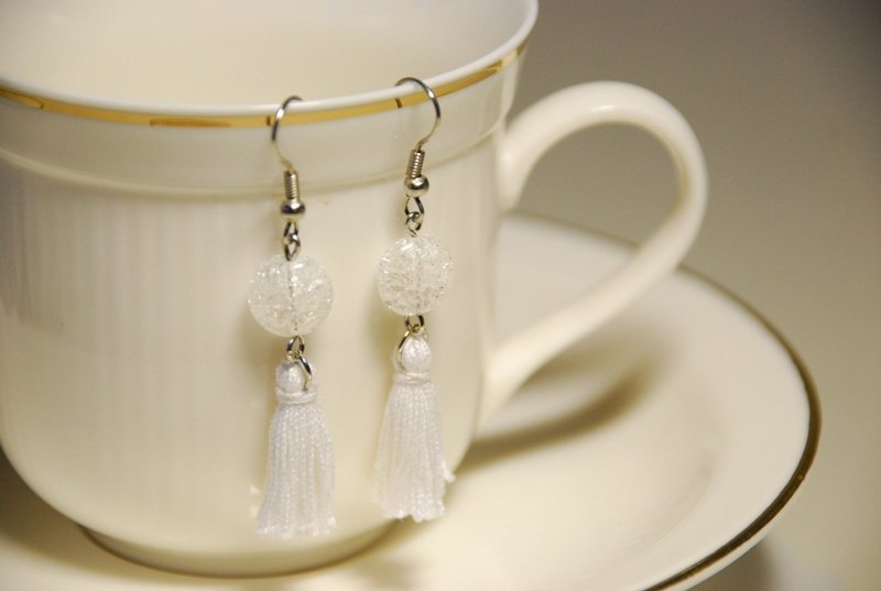 :: 猫公主 ::　　东方气息 　～ 艺术琉璃 - 冰冽白　//耳勾 - 耳环/耳夹 - 玻璃 白色