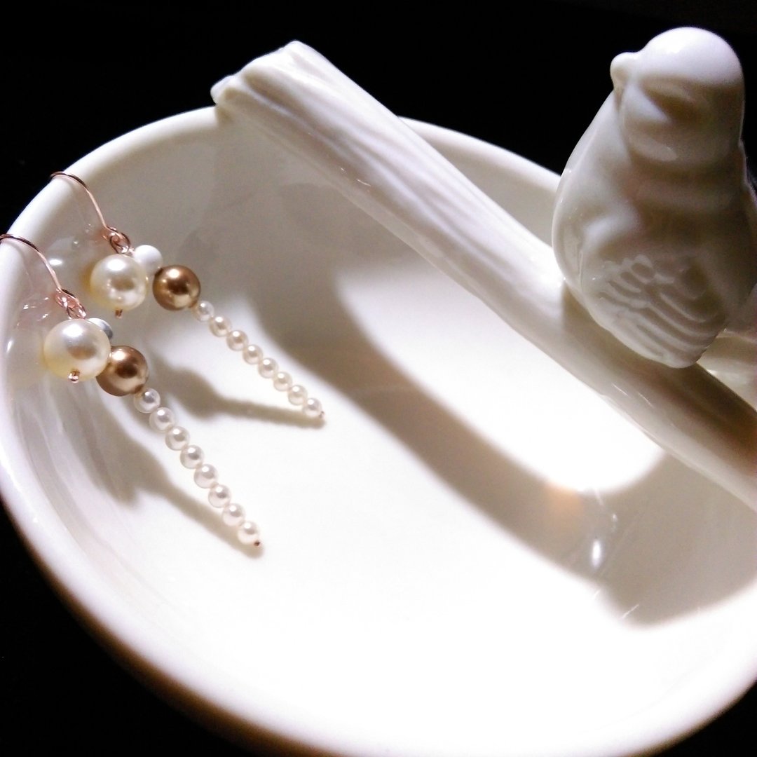 【LeRoseArts】Belle Perle系列手制耳环- Shell Pearl &amp; Swarovski Crystal Pearl - 耳环/耳夹 - 宝石 白色