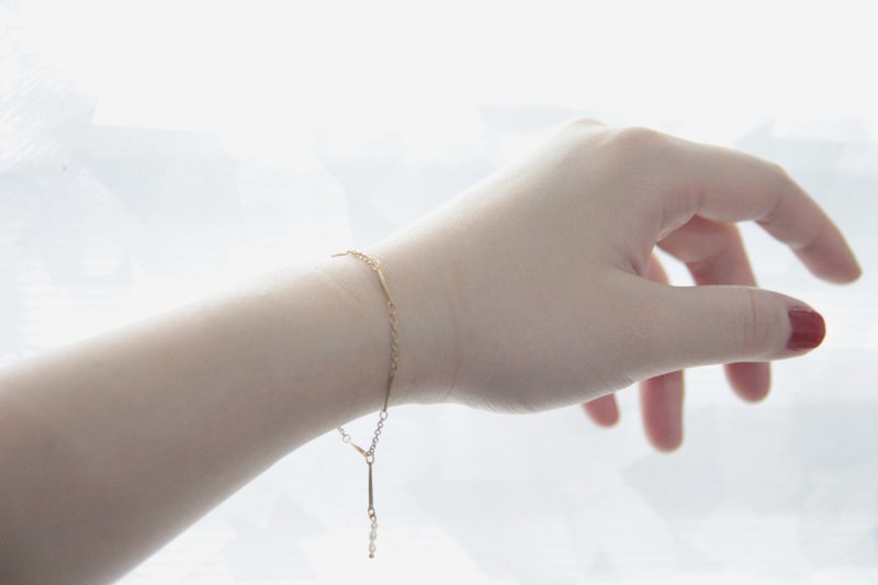 珍珠夫人　天然淡水珍珠三枚　金色 细手链 - 手链/手环 - 宝石 金色