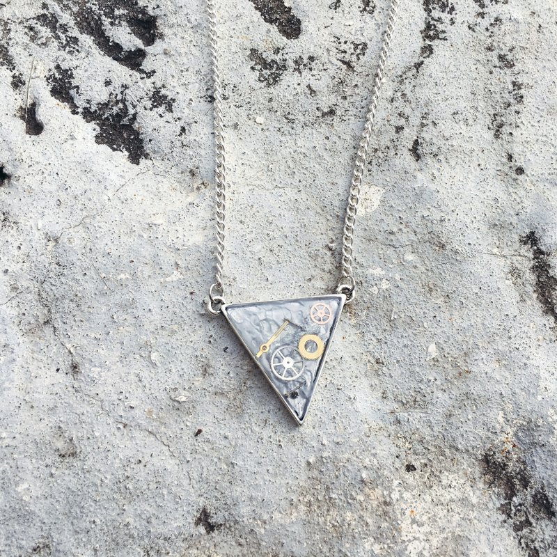 Frozen Time | 零件三角项链 (银色) - 项链 - 其他金属 白色