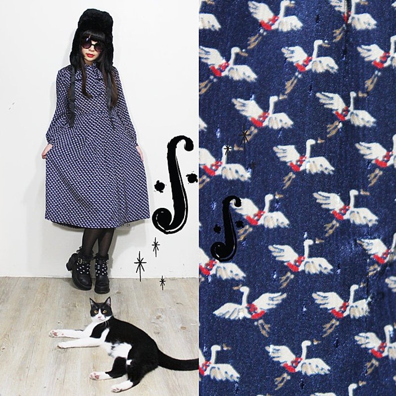 Fairy Farm Factory(Vintage)深蓝色满满飞鹤图样布花质感丝质长袖洋装 [古着] - 洋装/连衣裙 - 其他材质 蓝色
