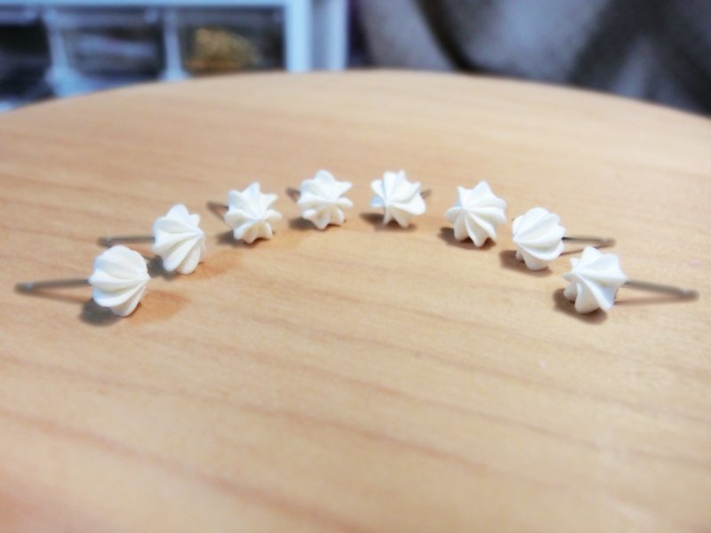 ❖FANG❖【我饿了 - 奶油糖霜耳环】单支贩售：F150135 - 耳环/耳夹 - 粘土 白色