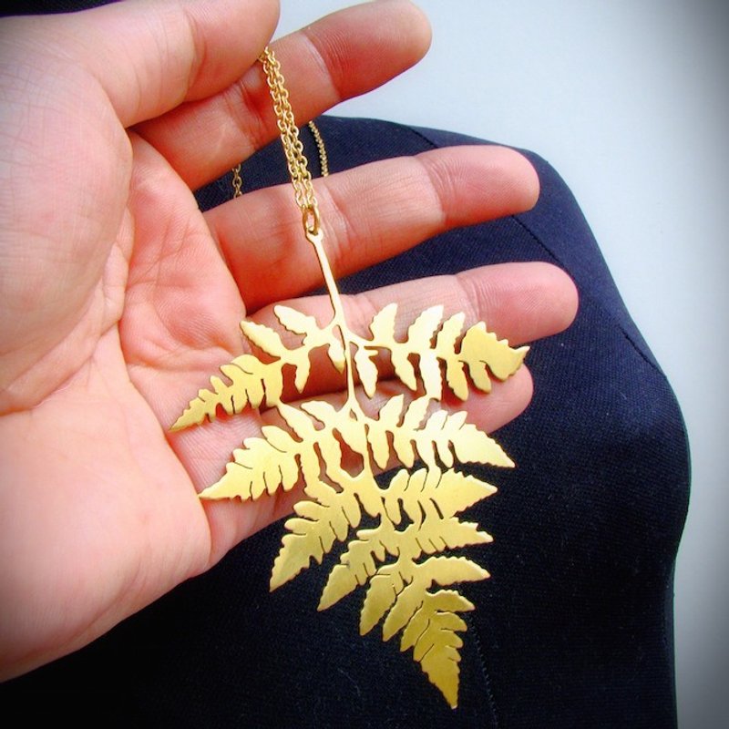 Fern leaf pendant in brass hand sawing ,Rocker jewelry ,Skull jewelry,Biker jewelry - 项链 - 其他金属 