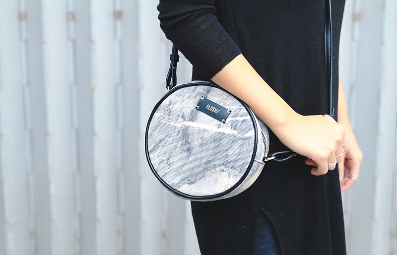 灰色大理石纹圆形斜背包 / 手拿包 (可拆肩带) - 手拿包 - 其他材质 灰色