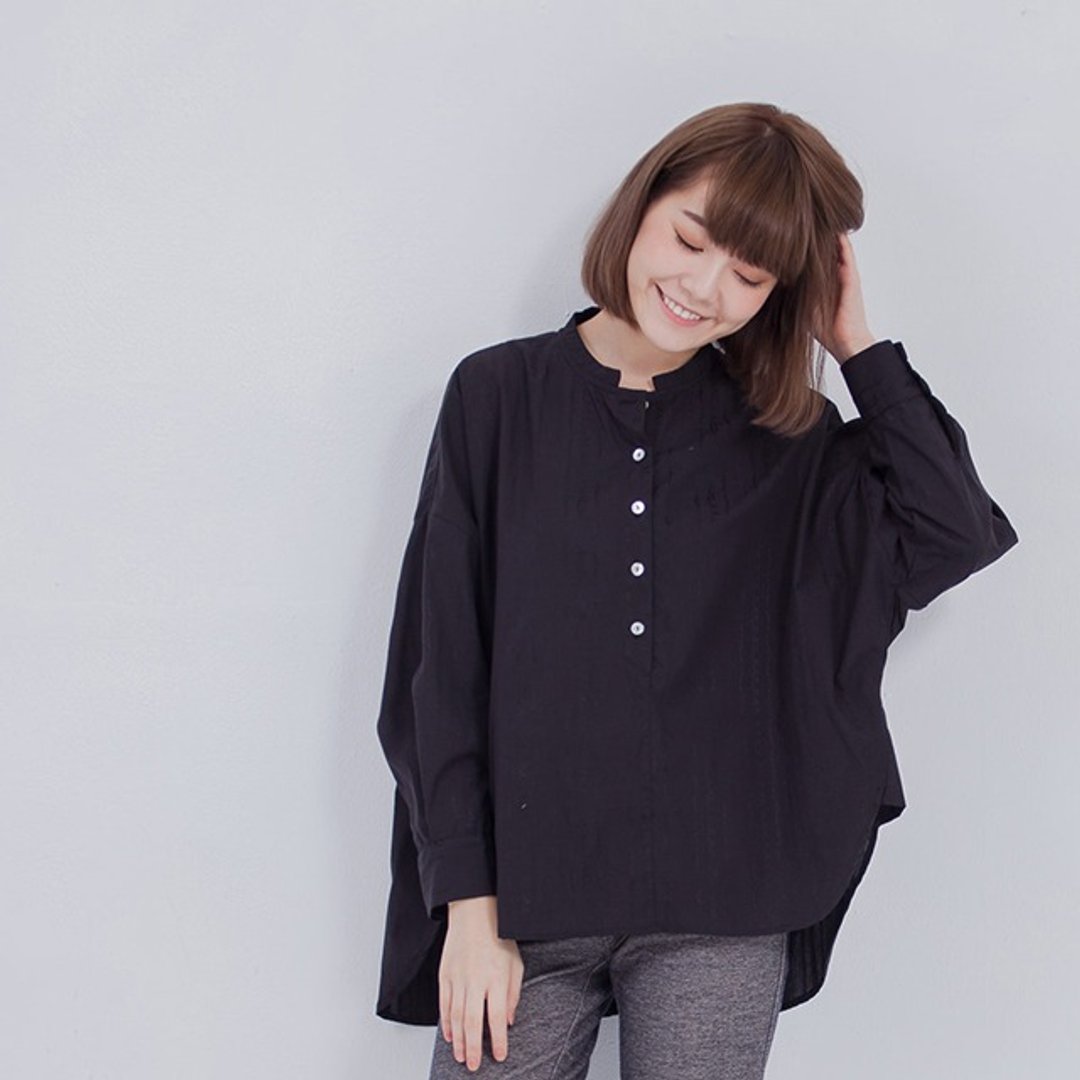 Tracy 淬兮半襟宽版衬衫/枝藤黑 - 女装衬衫 - 棉 黑色