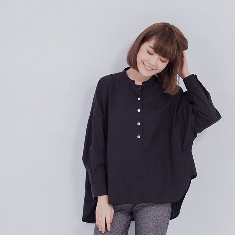 Tracy 淬兮半襟宽版衬衫/枝藤黑 - 女装衬衫 - 棉．麻 黑色
