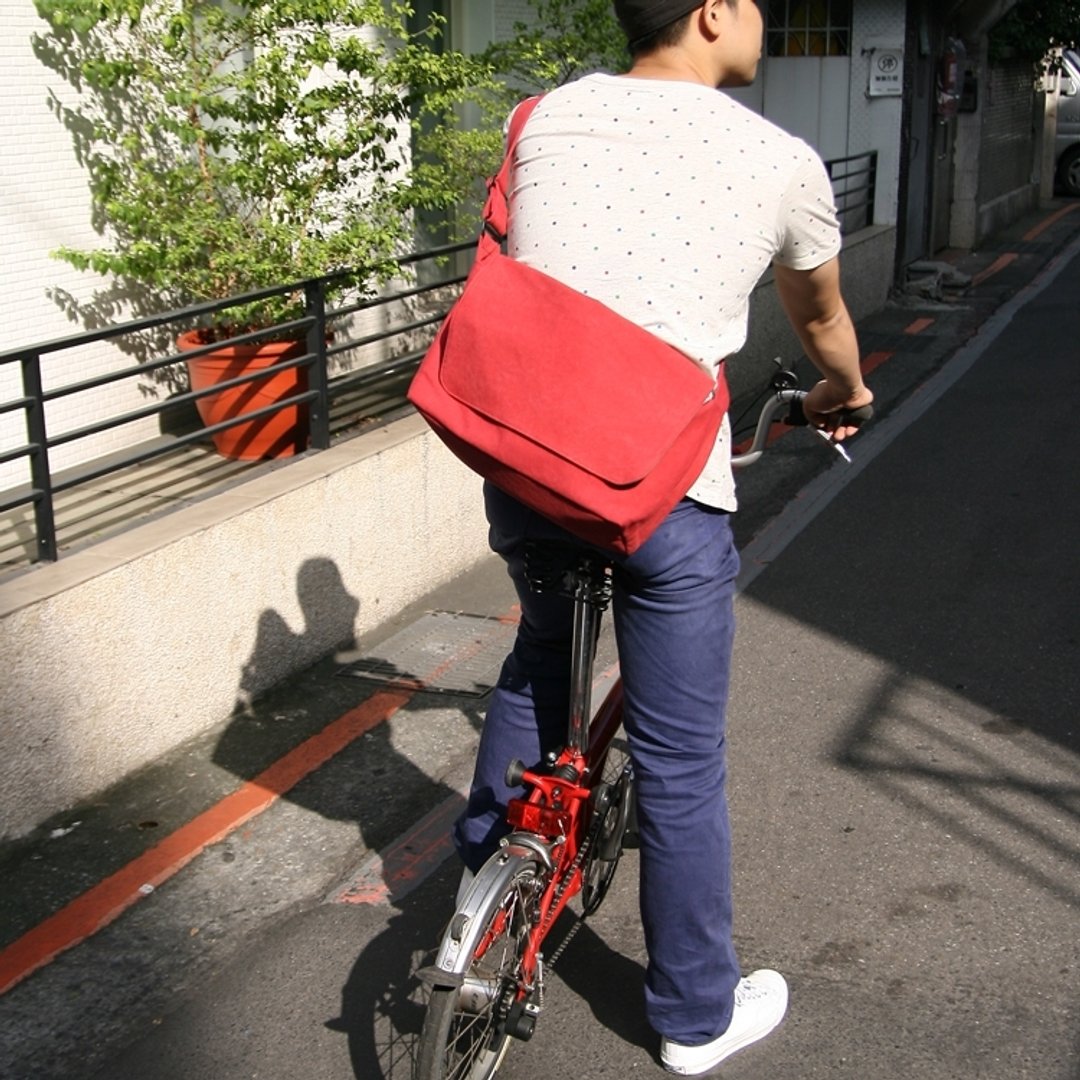 蘑菇mogu / 斜背包 / 转学生 / 西瓜红 - 侧背包/斜挎包 - 棉 红色