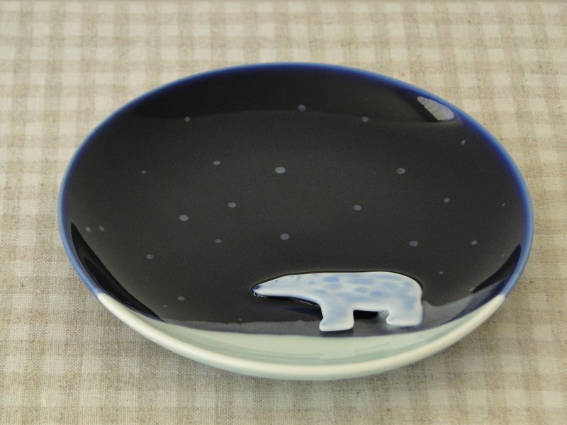 三浅陶瓷|原创设计 雪国精灵  青熊  点心盘生日礼物创意咖啡碟子 - 浅碟/小碟子 - 其他材质 绿色