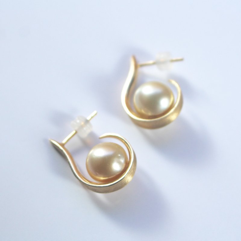 Waves earrings Gold color - 耳环/耳夹 - 其他金属 金色