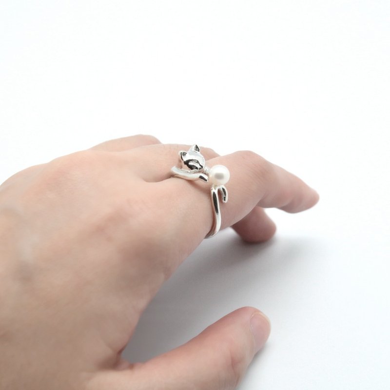 猫咪戏珠-纯银珍珠戒 - 戒指 - 宝石 