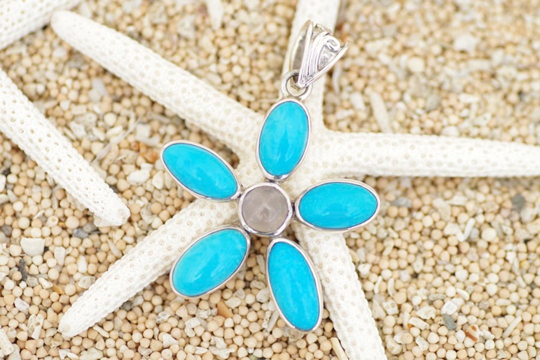 Sleeping Beauty turquoise and rose quartz of Flower Pendant - 项链 - 宝石 蓝色