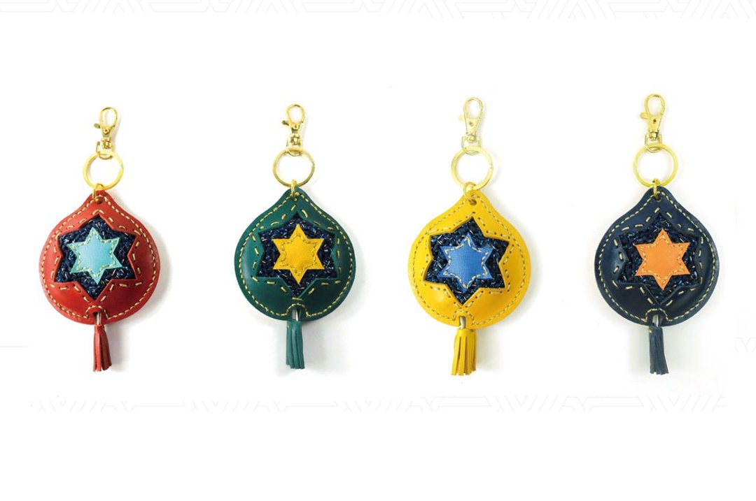 全手工皮革并合手织线钥匙链扣拉尺 Star Roller Tape Measures Keychain - 钥匙链/钥匙包 - 其他材质 红色