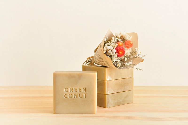 绿果 艾草稳心皂 - 安抚放松 - 环保自用组 - 3入 - 肥皂/手工皂 - 植物．花 卡其色