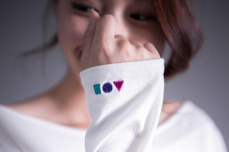 SUMI Possibility 一字领几何电绣上衣_4AF001_纯白 - 女装上衣 - 棉．麻 白色