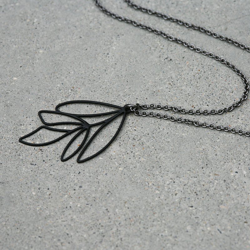 黑叶子项炼 Black Leaf Pendant  - 项链 - 其他金属 