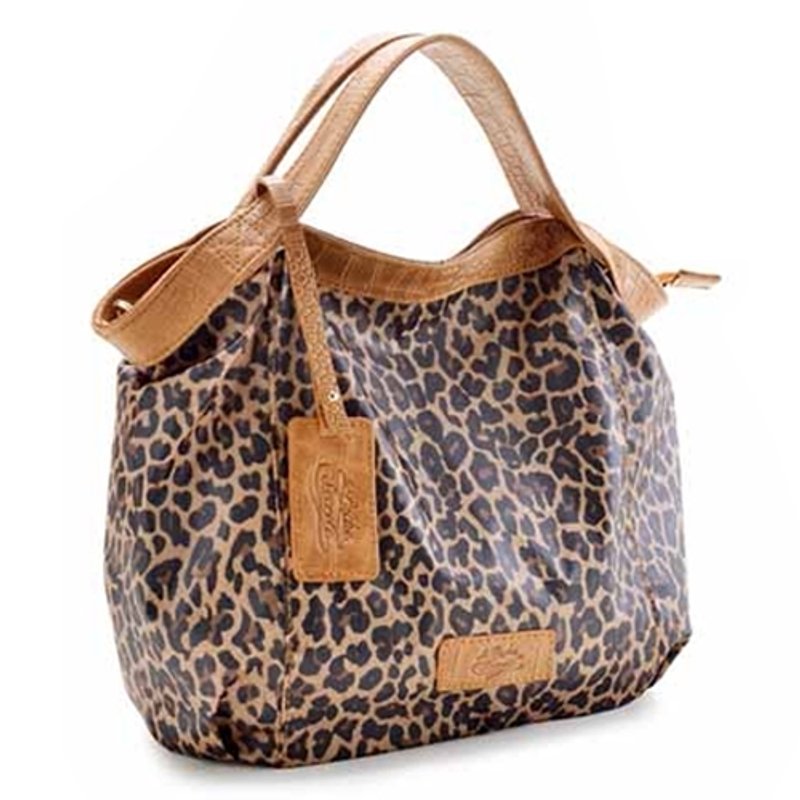 年轻的母亲节礼物}La Poche Secrete : {春新色}开朗女孩的游乐包-轻量尼龙_动物系_1951 - 侧背包/斜挎包 - 防水材质 卡其色