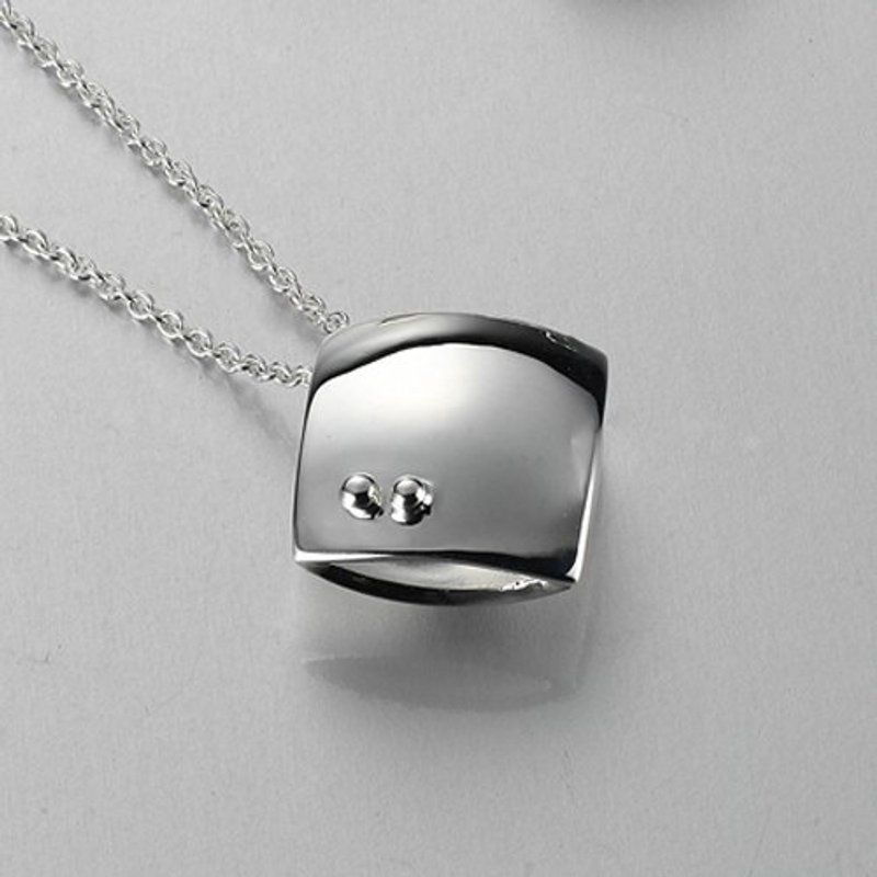 share&give 有忆思系列 - 我要抱抱 - 项链 - 其他金属 灰色