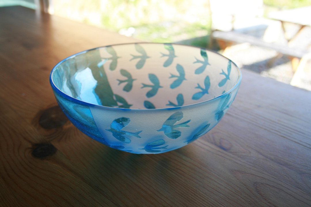 Bowl of bird pattern - 碗 - 玻璃 