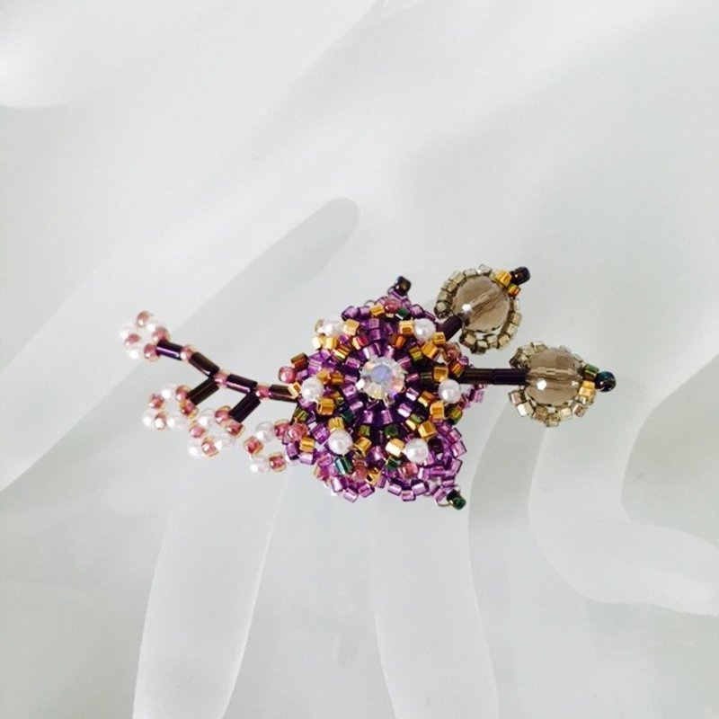 Purple cherry blossom ☆ pin brooch - 胸针 - 宝石 紫色