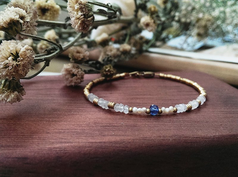 印度顶级 天然蓝晶石(艳丽深蓝)、月光石、天然淡水珍珠　✄  黄铜 手链 手环 - 手链/手环 - 其他材质 蓝色