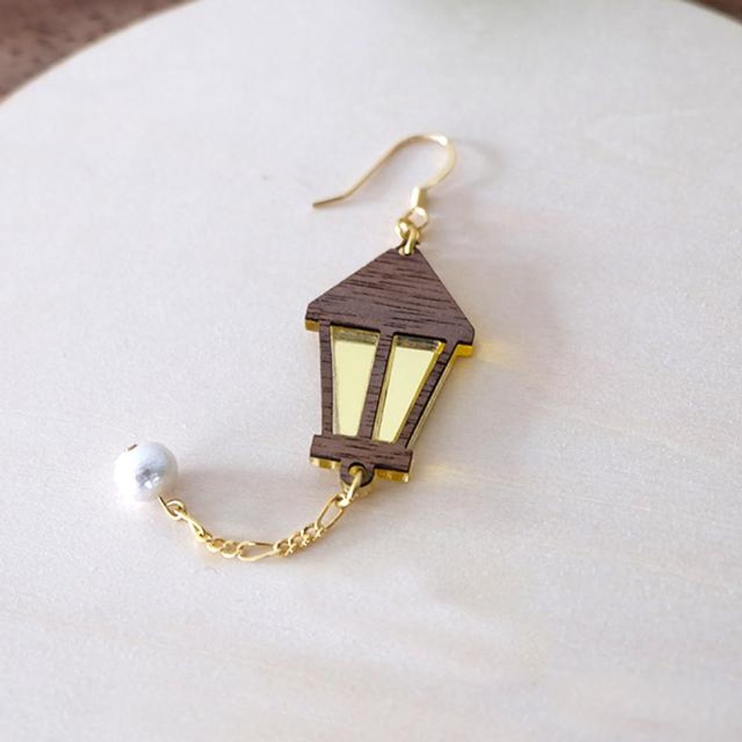 Pierce & Earring "Outside Light" (for one ear ☆) - 耳环/耳夹 - 其他金属 金色