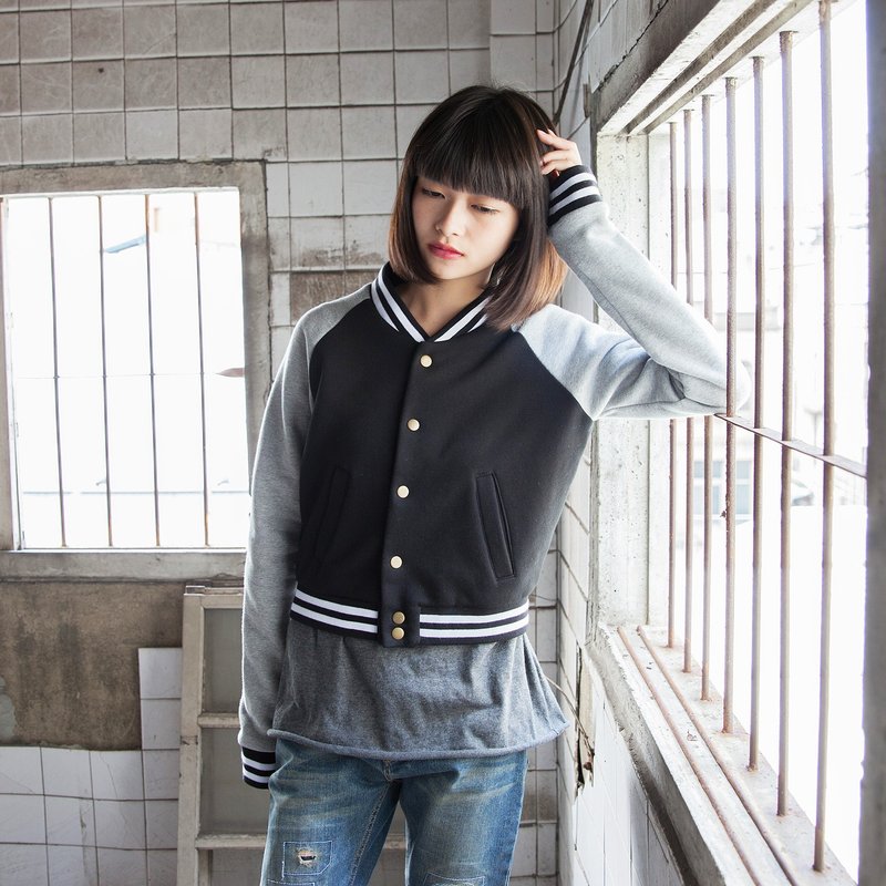 SU:MI said  Linkye 拉克兰袖棒球外套_4AF506_黑衣灰袖 - 女装休闲/机能外套 - 棉．麻 黑色