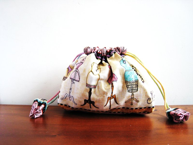 复古洋装  束口袋 - 化妆包/杂物包 - 其他材质 多色