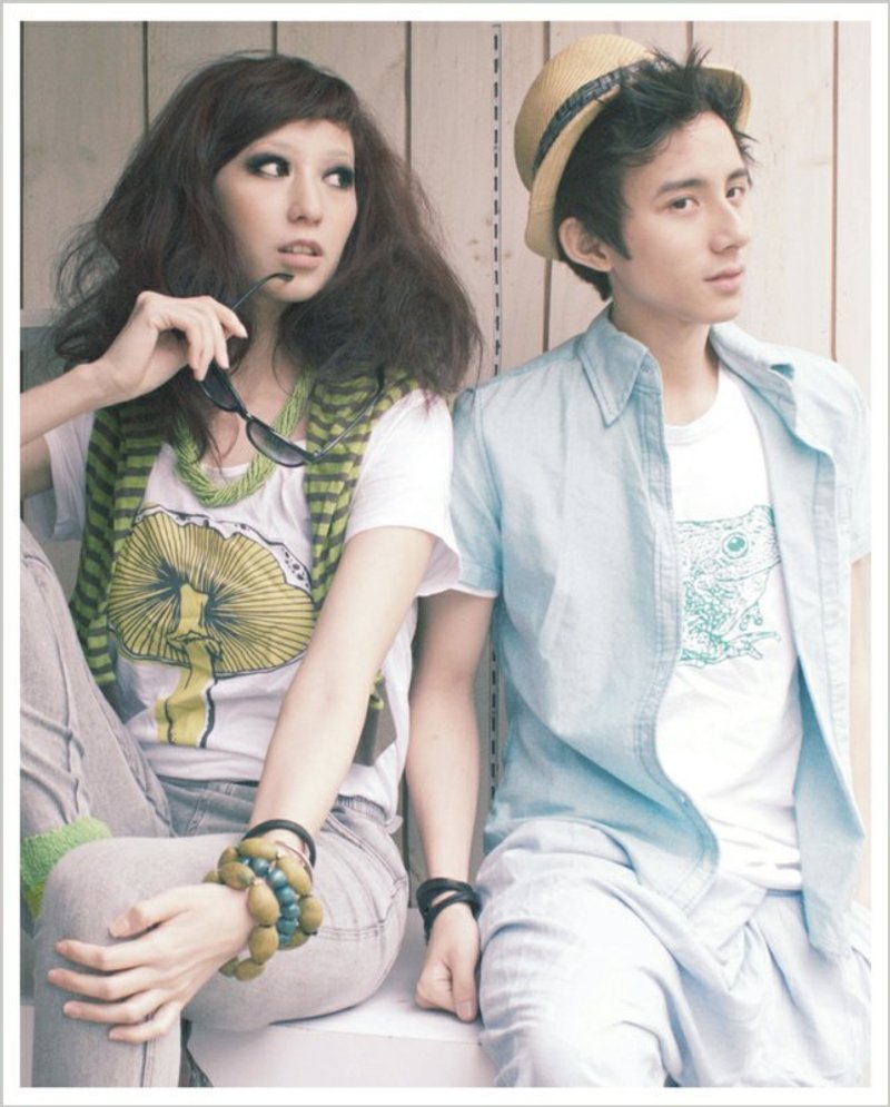 当自然男孩爱上微笑女生(男孩微笑T恤搭配女孩一抹微笑T) - 女装 T 恤 - 棉．麻 