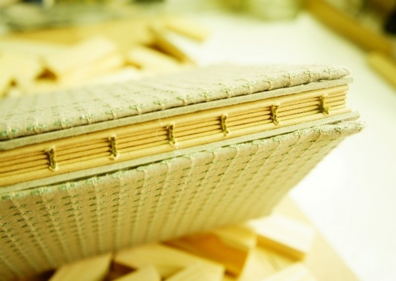 Coptic S｜钉书针三兄弟 × 浅灰_ 笔记本 - 笔记本/手帐 - 纸 灰色