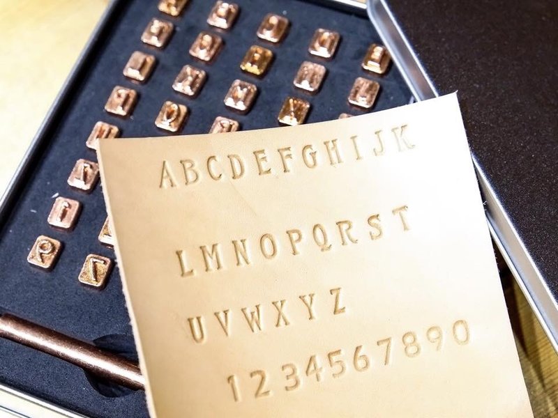 经典的Quote现在都出自你的手笔!! 最经典大楷字母+数字+图案皮革压印金属模具套装 - 其他 - 其他金属 金色