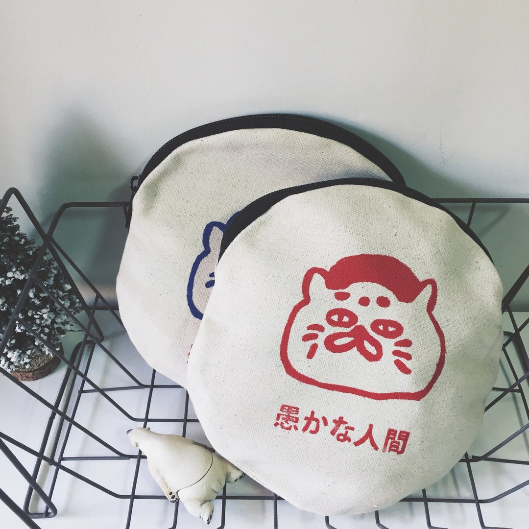 愚蠢的人类-五郎(猫) 不太圆的大圆形包/手工绢印 -赤子红 - 化妆包/杂物包 - 其他材质 白色