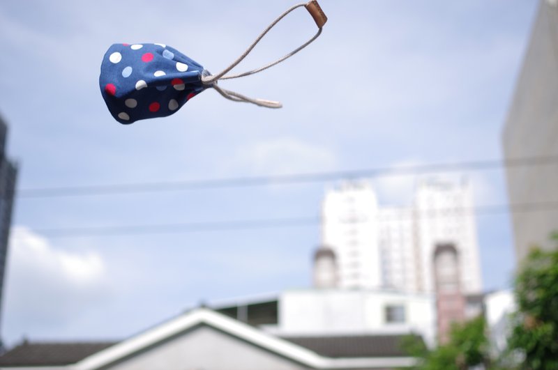 蓝底圆点小帐篷  真皮圆底小水桶包 - 化妆包/杂物包 - 其他材质 蓝色